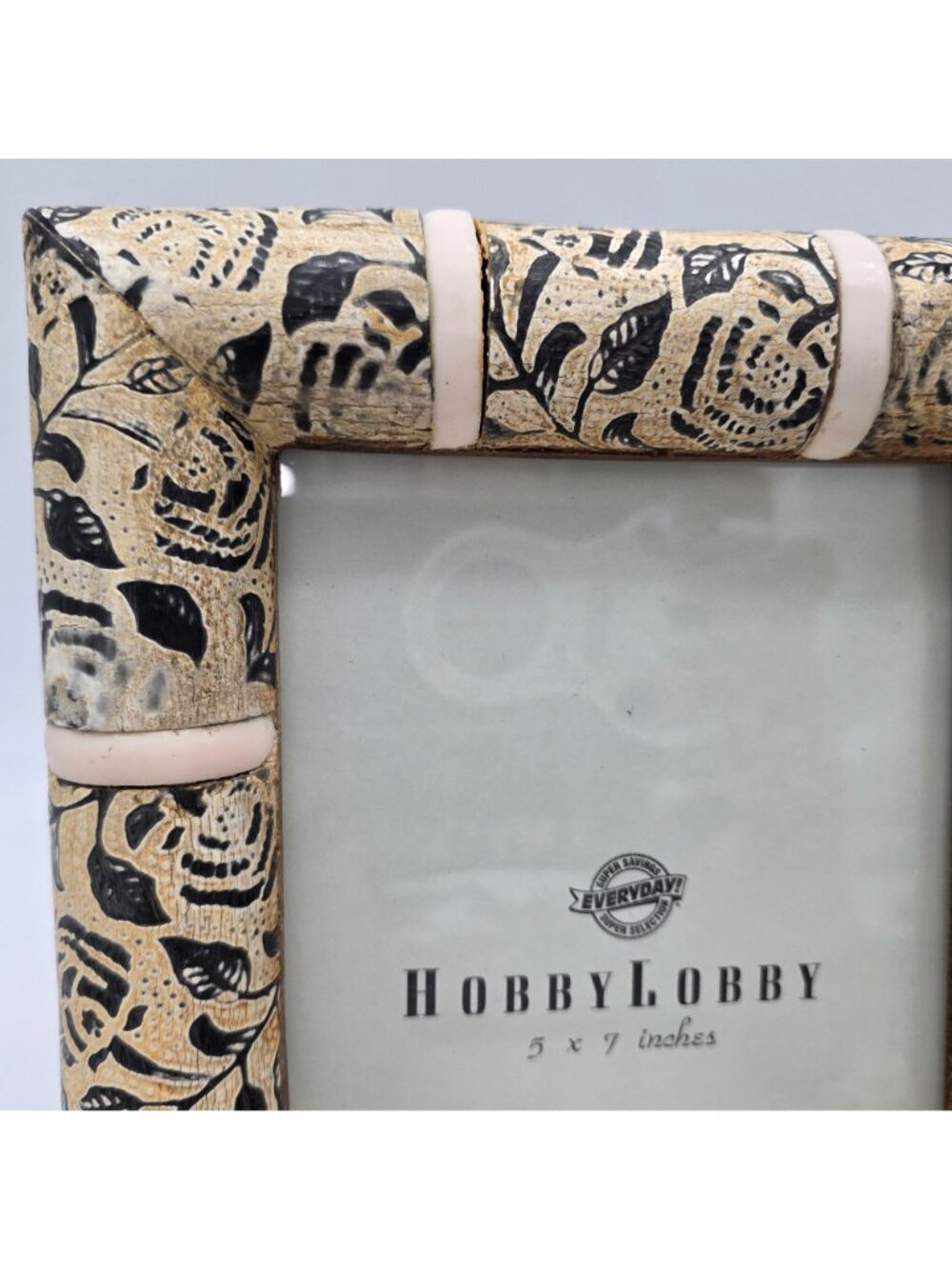 5x7 Picture Frame Floral Design Beige & Black Distressed Finish Tabletop - Picture 2 of 10